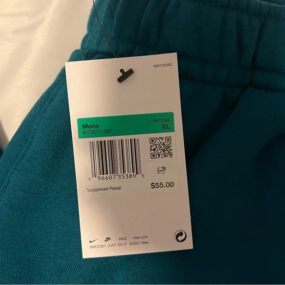 nike club joggers - Picture 4 of 4